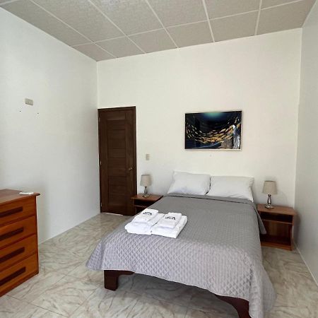 Apartahotel Casa Soleil Puerto Villamil Eksteriør bilde