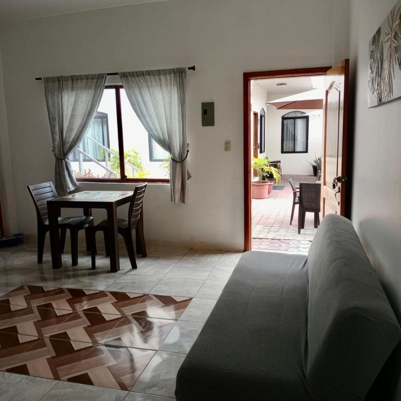 Apartahotel Casa Soleil Puerto Villamil Rom bilde